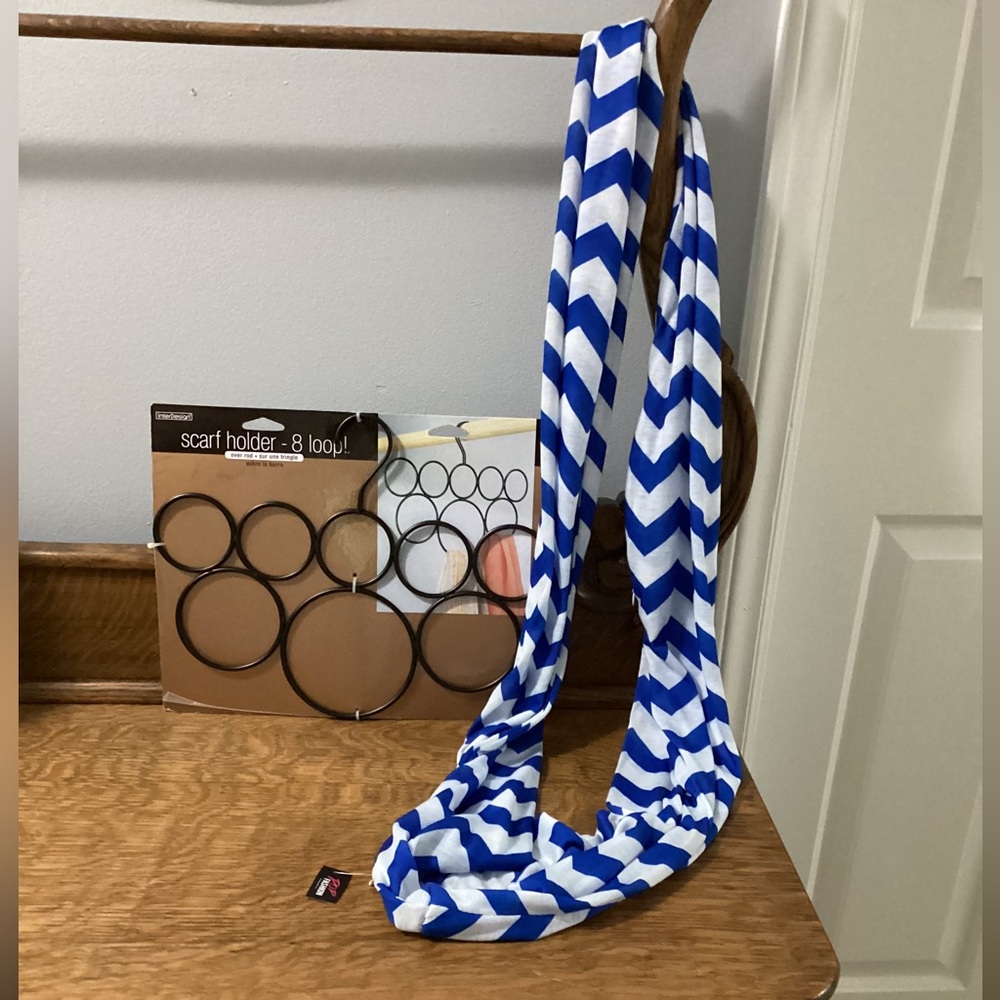 Blue & White Chevron Scarf with Zipper Pocket & Scarf Holder